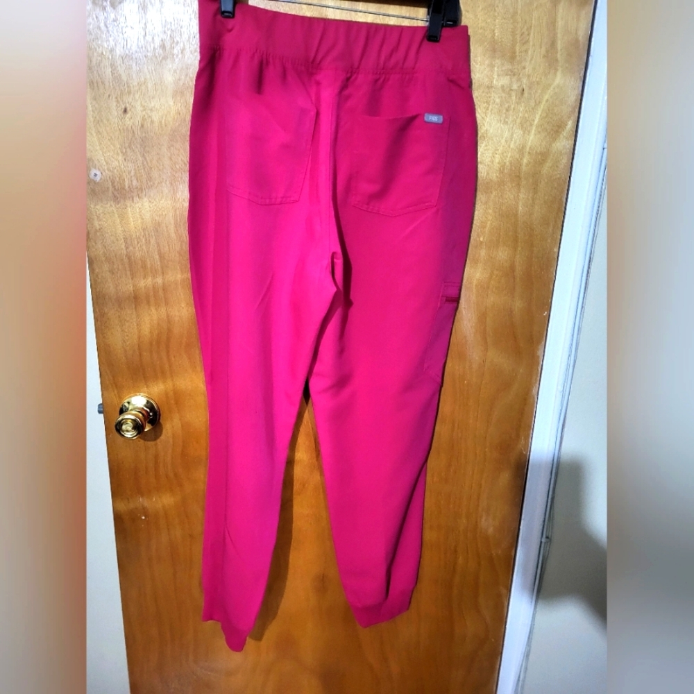FiGS Zamora High waisted Johger scrub pants - Large/ Ultra Rose color